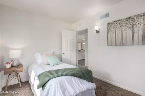Bedroom - 2736 S Oakenshield Way, Tucson, AZ 85730 photo 3 of 6