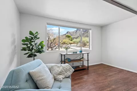 424 E Windy Peak Cir, Tucson, AZ 85704