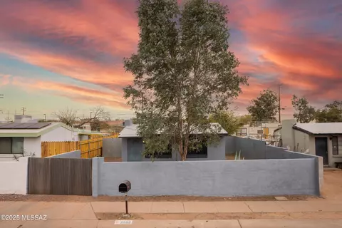 3762 E Shepherd Pl, Tucson, AZ 85713