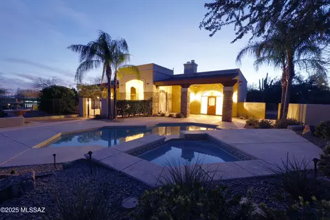 2040 W Lucero Rd, Oro Valley, AZ 85737