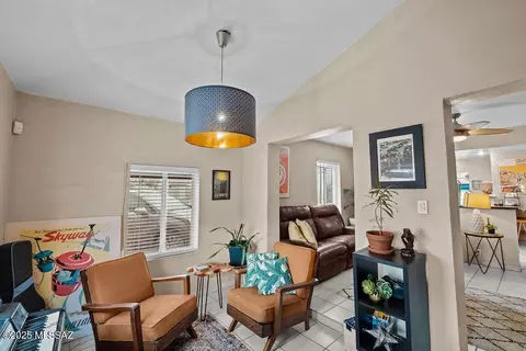 3801 E Bellevue St, Tucson, AZ 85716