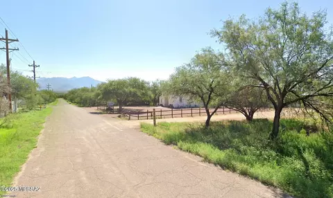 15 Amado Montosa Rd, Amado, AZ 85645