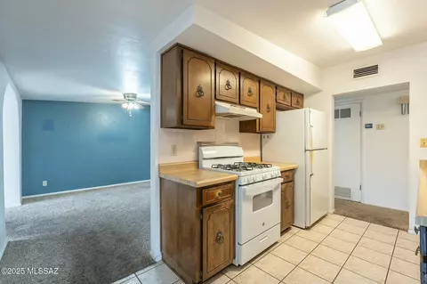 Kitchen - 4802 E 2nd St, Tucson, AZ 85711 photo 2 of 5