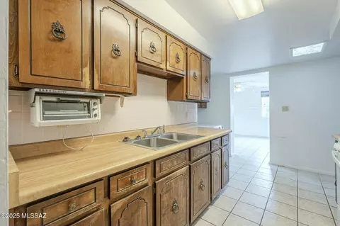 Kitchen - 4802 E 2nd St, Tucson, AZ 85711 photo 5 of 5