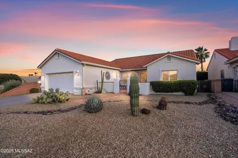 1135 W Placita Lucinda, Green Valley, AZ 85614