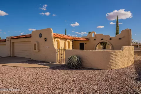 841 W Circulo Napa, Green Valley, AZ 85614