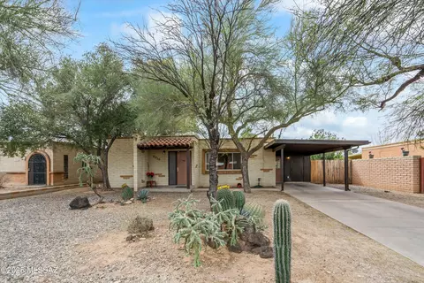 5712 E Waverly St, Tucson, AZ 85712