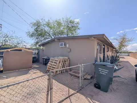 Exterior - 219 E 35th St, Tucson, AZ 85713 photo 4 of 4