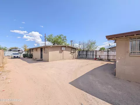 Exterior - 219 E 35th St, Tucson, AZ 85713 photo 3 of 4