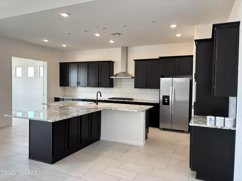 13722 S Hathaway Ranch Rd, Vail, AZ 85641