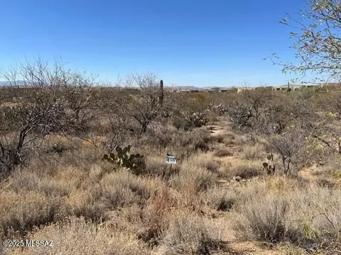 211 N Scenic Vista Dr, Sahuarita, AZ 85629