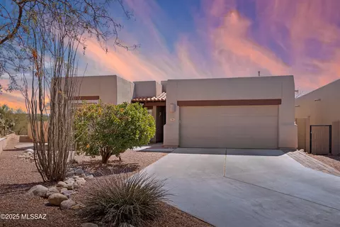596 E Wine Plum Dr, Tucson, AZ 85704