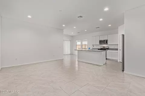 Entry Way - 9708 E Gray Hawk Dr, Tucson, AZ 85730 photo 2 of 6