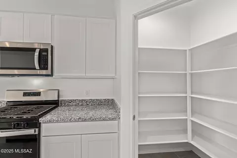 Kitchen - 9708 E Gray Hawk Dr, Tucson, AZ 85730 photo 5 of 5