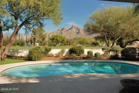 701 W Landoran Ln, Oro Valley, AZ 85737
