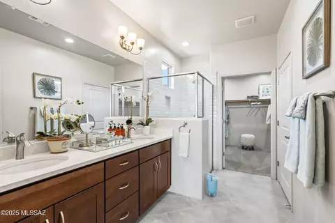 Bath - 13931 E Langtry Ln, Tucson, AZ 85747 photo 1 of 3