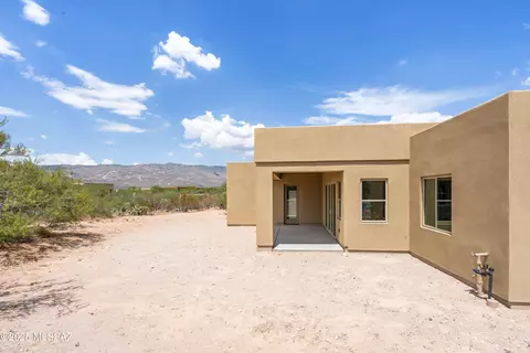 Exterior - 13931 E Langtry Ln, Tucson, AZ 85747 photo 3 of 4