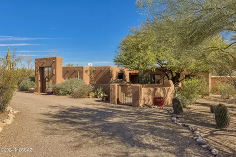 6170 W Saddle Horn Cir, Tucson, AZ 85743