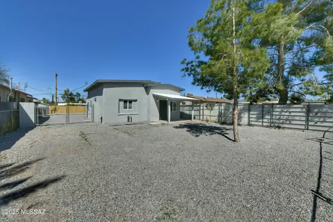 108 W 35th St, Tucson, AZ 85713