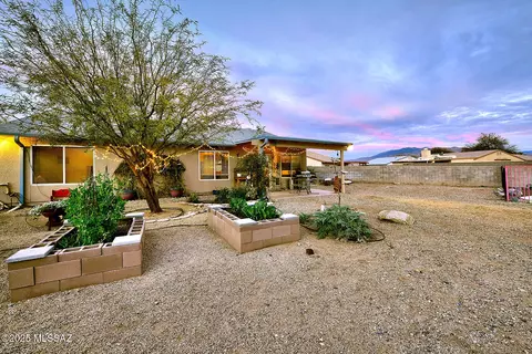 Exterior - 8884 E Apache Well Pl, Tucson, AZ 85730 photo 5 of 16