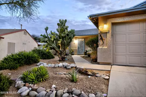 Exterior - 8884 E Apache Well Pl, Tucson, AZ 85730 photo 16 of 16