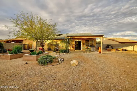 Exterior - 8884 E Apache Well Pl, Tucson, AZ 85730 photo 8 of 16