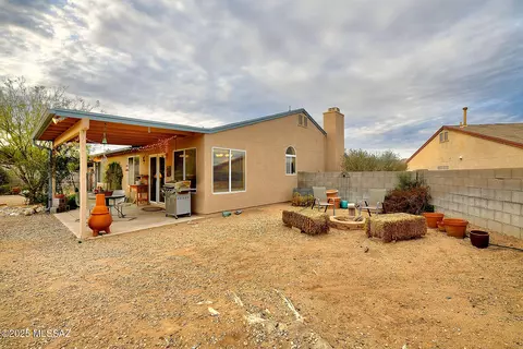 Exterior - 8884 E Apache Well Pl, Tucson, AZ 85730 photo 9 of 16