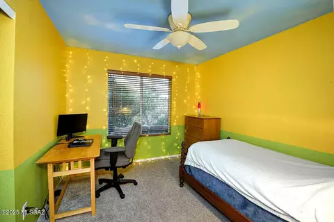Bedroom - 8884 E Apache Well Pl, Tucson, AZ 85730 photo 1 of 4