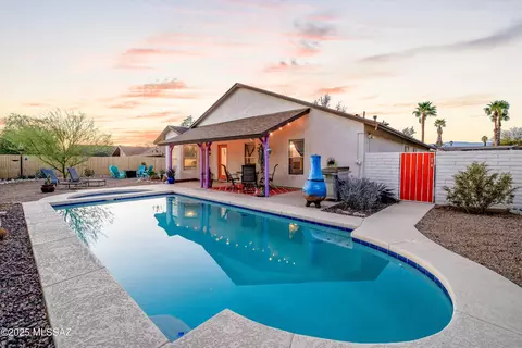 9986 E Stella Rd, Tucson, AZ 85730