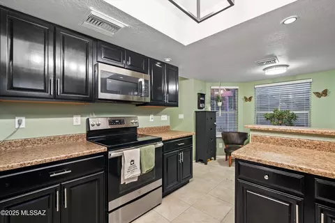 9986 E Stella Rd, Tucson, AZ 85730 photo 13