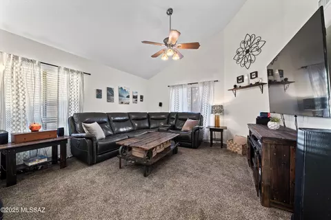 9986 E Stella Rd, Tucson, AZ 85730 photo 4