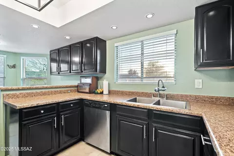 9986 E Stella Rd, Tucson, AZ 85730 photo 11