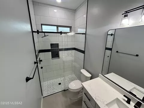 Bath - 13442 S High Haven Mesa, Vail, AZ 85641 photo 5 of 5