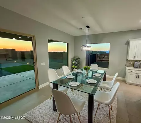 Dining - 13442 S High Haven Mesa, Vail, AZ 85641 photo 1 of 1