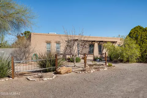1300 W Roller Coaster Rd, Tucson, AZ 85704