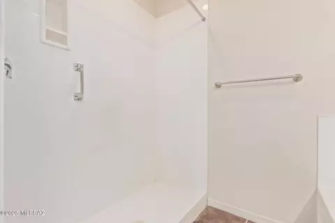 Bath - 4749 E 4th St, Tucson, AZ 85711 photo 2 of 5