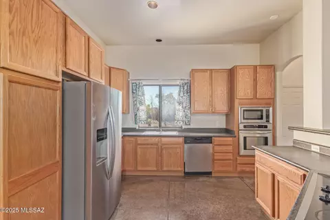 Kitchen - 4749 E 4th St, Tucson, AZ 85711 photo 2 of 5