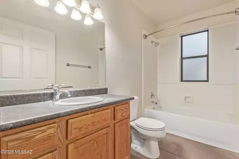 Bath - 4749 E 4th St, Tucson, AZ 85711 photo 5 of 5