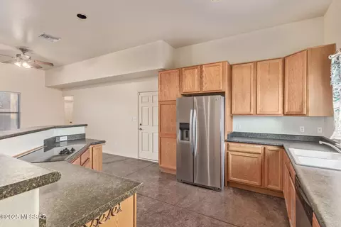 Kitchen - 4749 E 4th St, Tucson, AZ 85711 photo 3 of 5