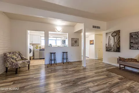 125 W George Truit St, Corona De Tucson, AZ 85641