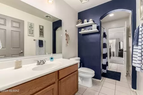 Bath - 12712 E Red Iron Trl, Vail, AZ 85641 photo 2 of 2