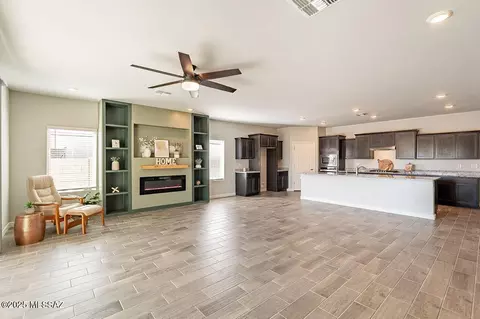 Living - 505 W Grantham St, Vail, AZ 85641 photo 3 of 4