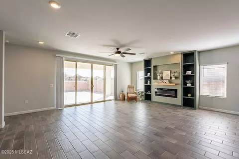 Living - 505 W Grantham St, Vail, AZ 85641 photo 1 of 4
