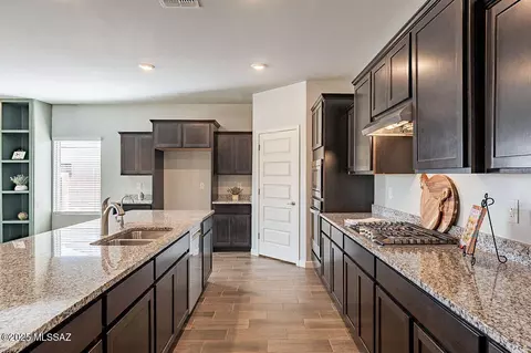 Kitchen - 505 W Grantham St, Vail, AZ 85641 photo 2 of 3