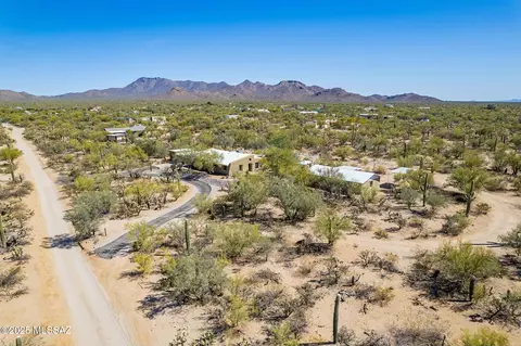 12341 W Ranchettes Dr, Tucson, AZ 85743