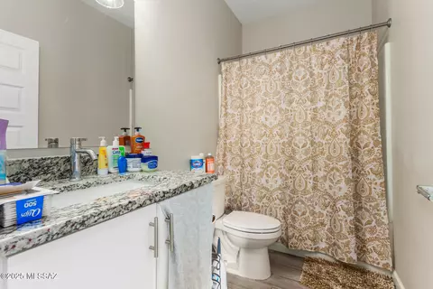 Bath - 1695 E Drexel Rd, Tucson, AZ 85706 photo 2 of 3