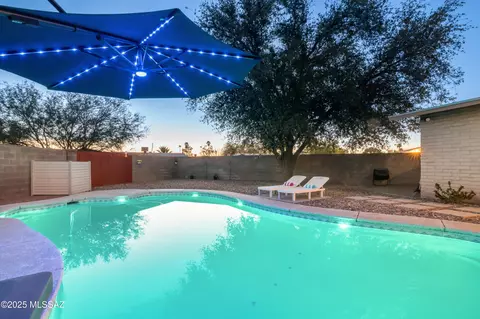 6205 N Carapan Pl, Tucson, AZ 85741