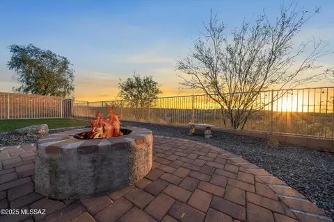 11418 E Desert Raptor Loop, Tucson, AZ 85747