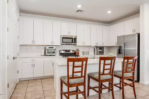3040 W Crescent View Ln, Tucson, AZ 85742