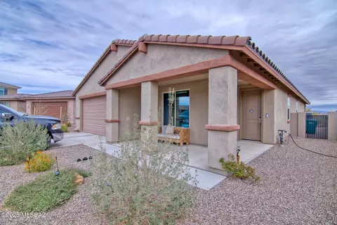 800 W Calle Moa, Sahuarita, AZ 85629
